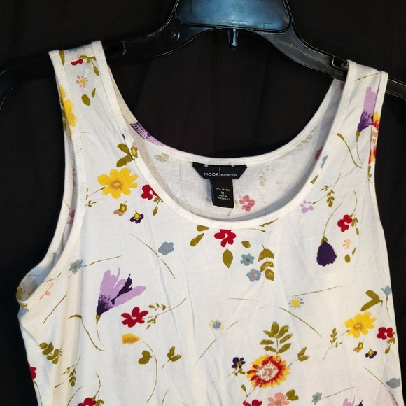 Moda International Tops - MODA Floral Tank Top